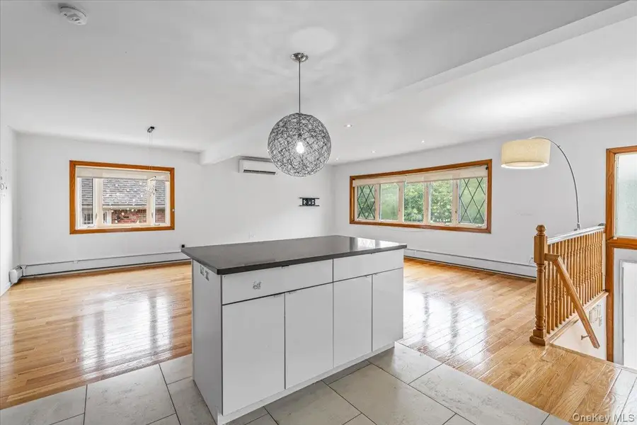 68-07 Little Neck Pkwy Parkway, Glen Oaks, NY 11004 - Image #2