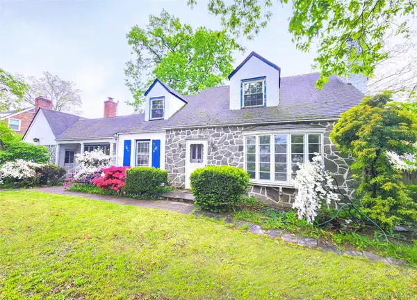 163 Scarcliffe Drive, Malverne, NY 11565