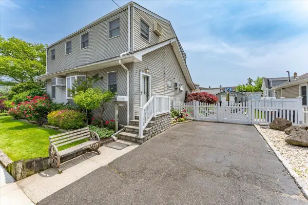 143 Davis Avenue, Inwood, NY 11096