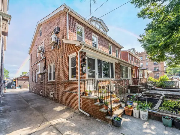19934 34th Avenue, Flushing, NY 11358