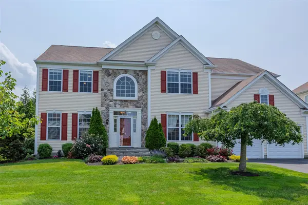 9 Avolet Court, Mount Sinai, NY 11766