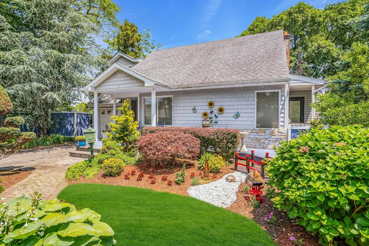 20 Wiltshire Drive, Commack, NY 11725 - Image #1