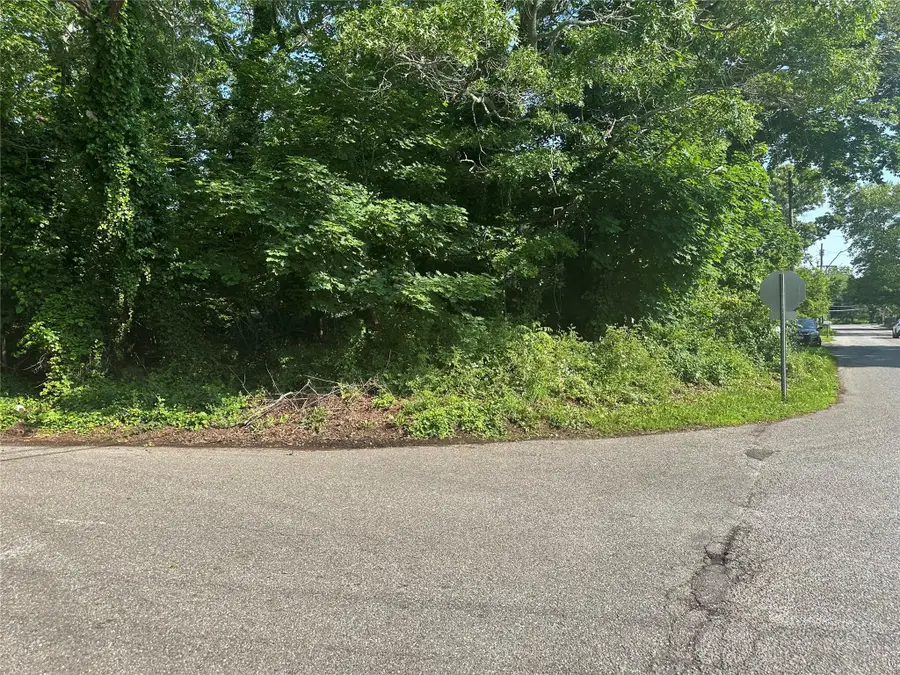 8 Woodside, Mastic Beach, NY 11951 - Image #2