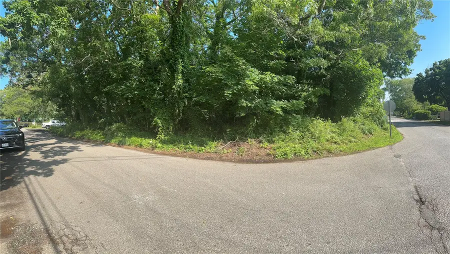 8 Woodside, Mastic Beach, NY 11951 - Image #3