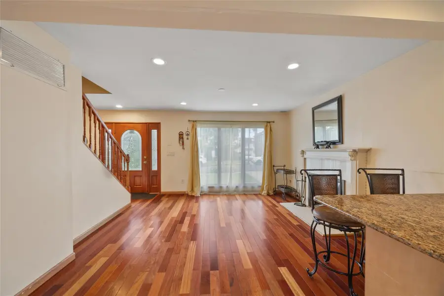 65 Netherwood Drive, Albertson, NY 11507 - Image #3