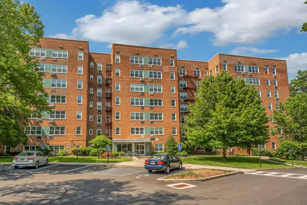 98 Dehaven Drive #1F, Yonkers, NY 10703