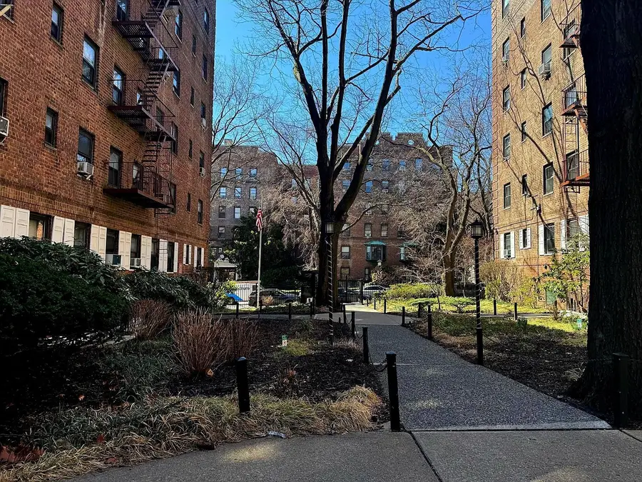 83-83 118 Street #6L, Kew Gardens, NY 11415 - Image #2