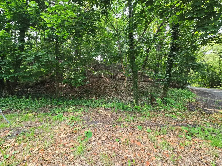 lot Valley Avenue, Northport, NY 11768 - Image #2