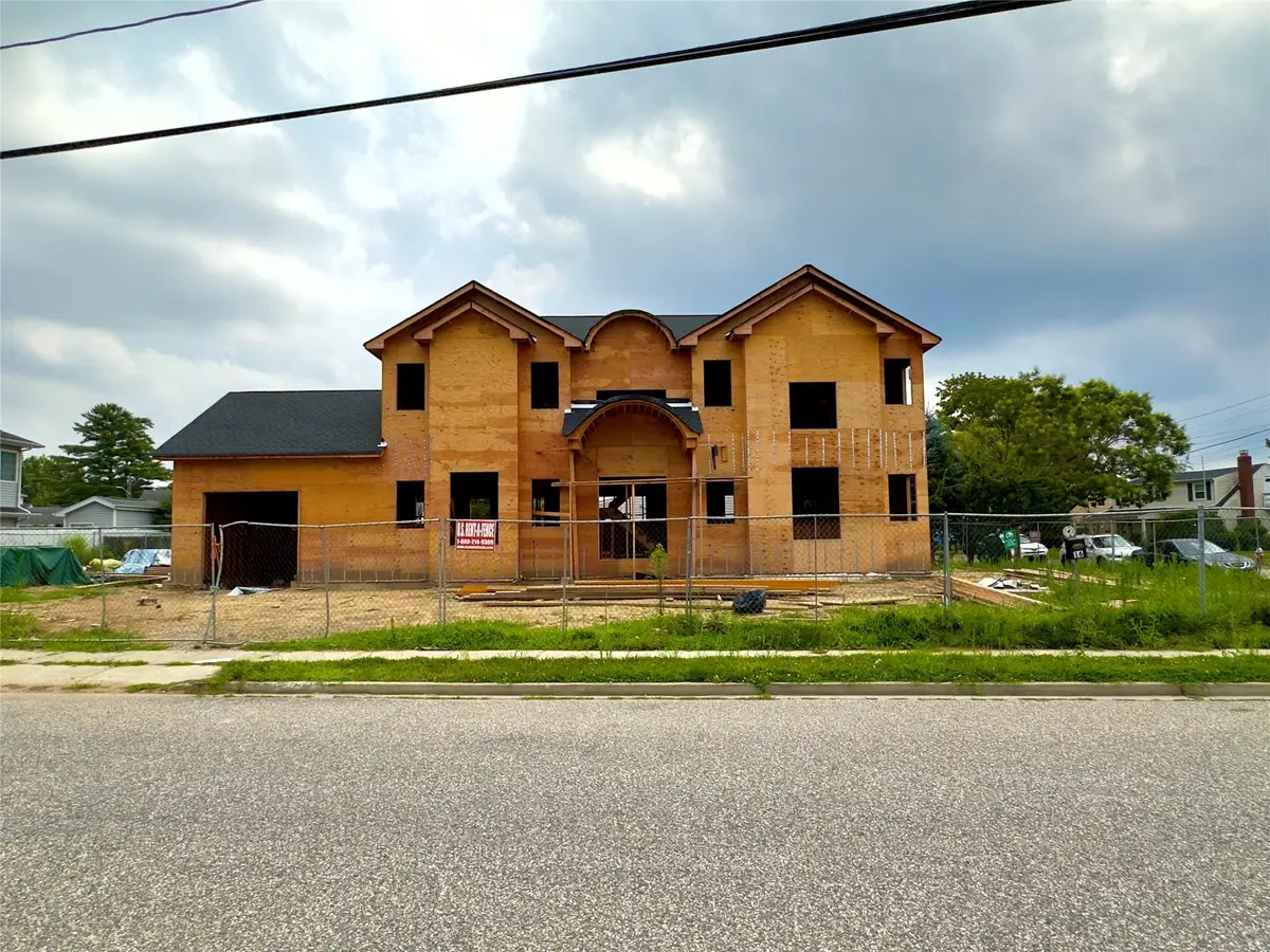 16 Violet Avenue, Hicksville, NY 11801 - Image #1