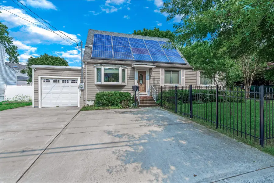 72 Harris Avenue, Hewlett, NY 11557 - Image #2