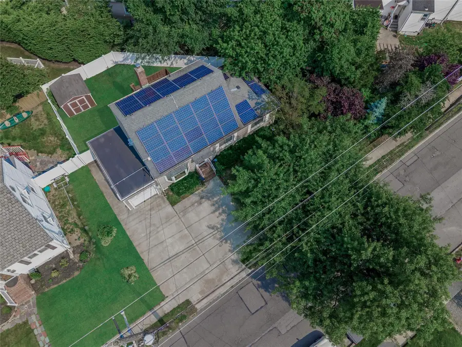 72 Harris Avenue, Hewlett, NY 11557 - Image #3