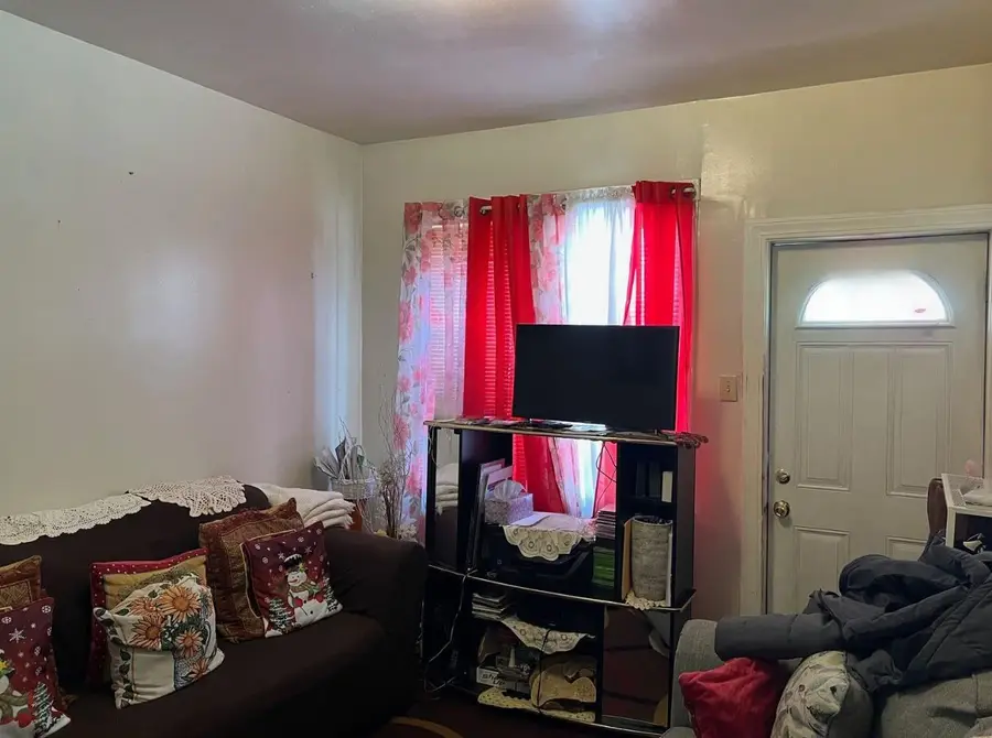 14 Matthews Place, Brooklyn, NY 11236 - Image #2