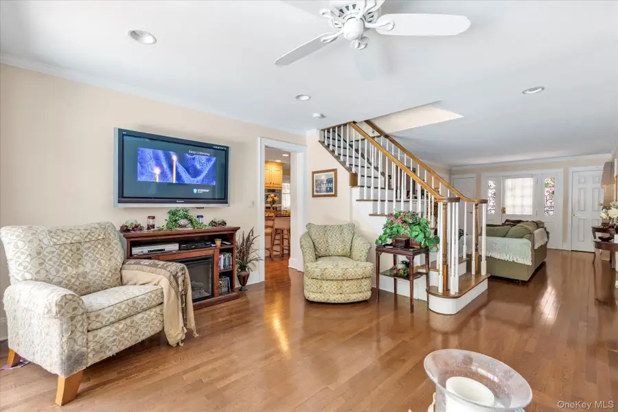 1277 Jerusalem Avenue, Merrick, NY 11566 - #3