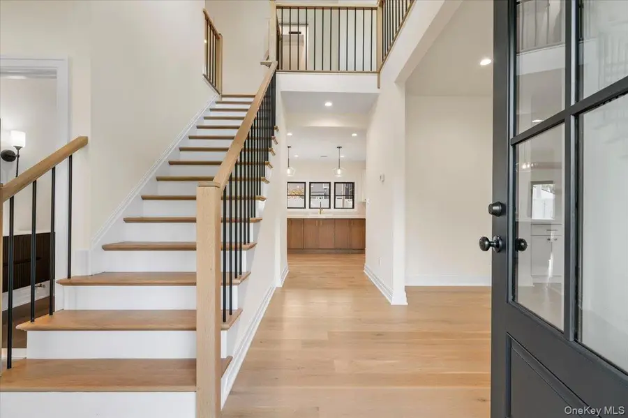 4 Haven Lane, Old Bethpage, NY 11804 - Image #3