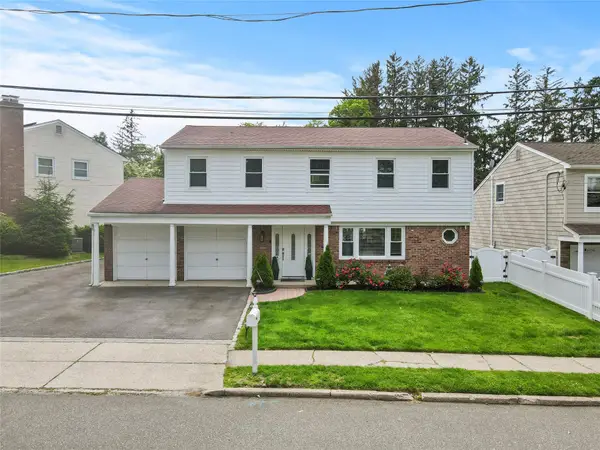 1 Bennett Avenue, Huntington, NY 11746