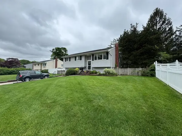 20 Bayberry Road, Ronkonkoma, NY 11779