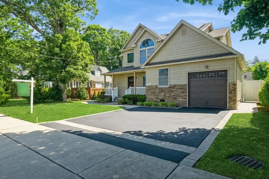 413 Robyn Place, East Meadow, NY 11554 - Image #2