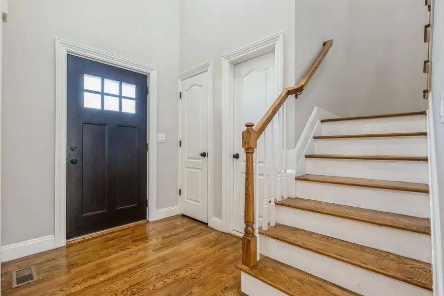 413 Robyn Place, East Meadow, NY 11554 - Image #3