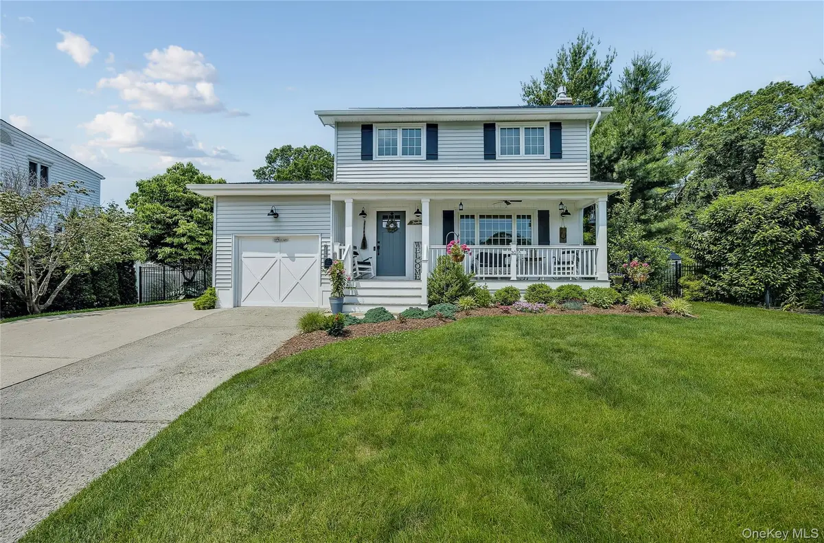 305 Devon Lane, Smithtown, NY 11787 - Image #1