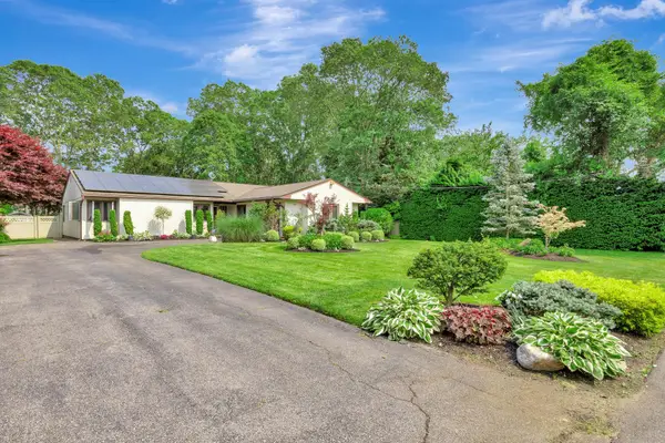 380 Wellwood Drive, Shirley, NY 11967