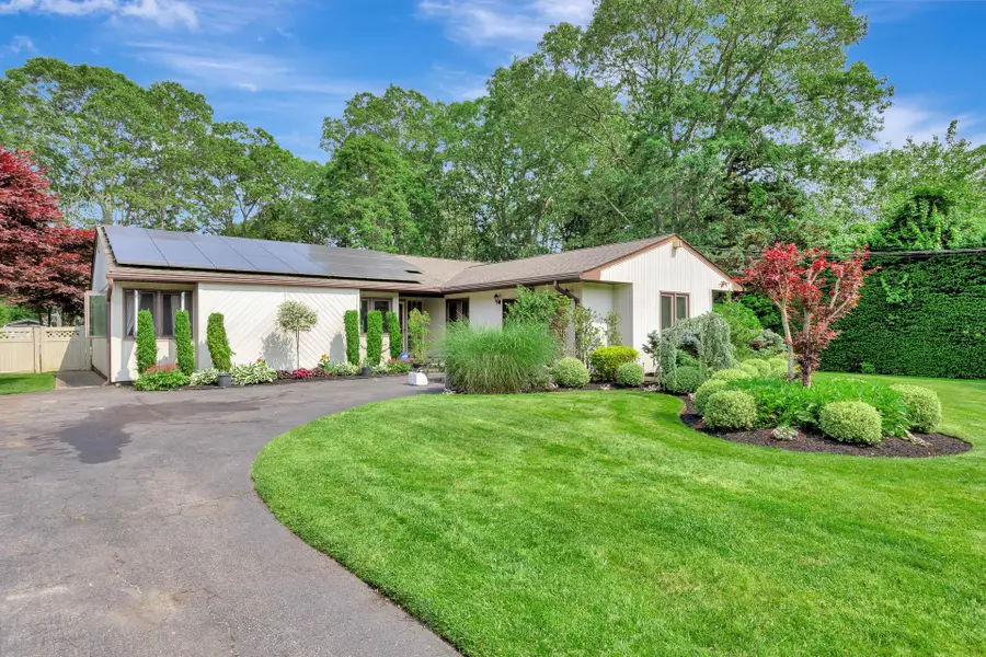380 Wellwood Drive, Shirley, NY 11967 - Image #2