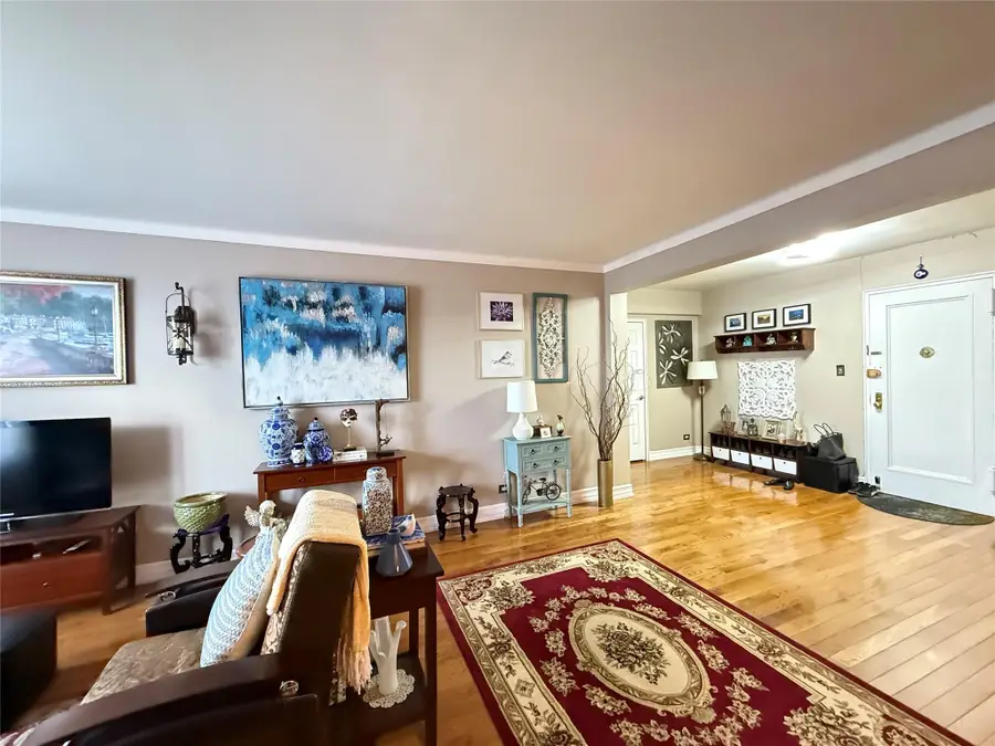 143-50 Hoover Avenue #302, Briarwood, NY 11435 - Image #2