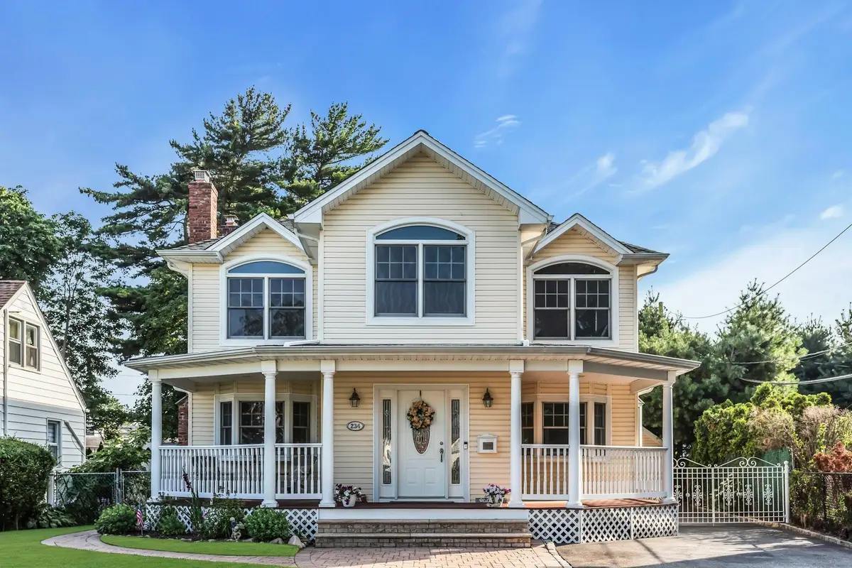 234 S Pershing Avenue, Bethpage, NY 11714 - Image #1
