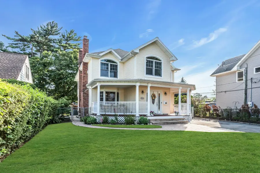 234 S Pershing Avenue, Bethpage, NY 11714 - Image #3