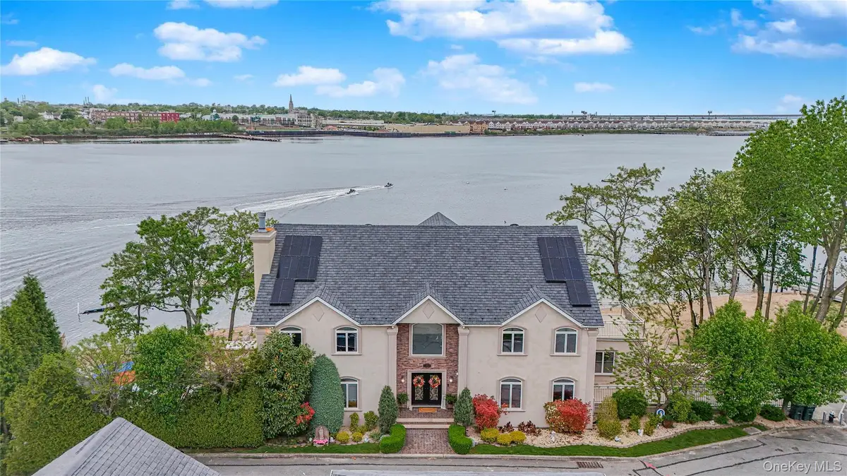 30 Aviva Court, Staten Island, NY 10307 - Image #1