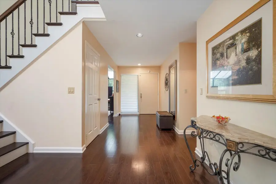 70 Short Way, Roslyn Heights, NY 11577 - Image #3