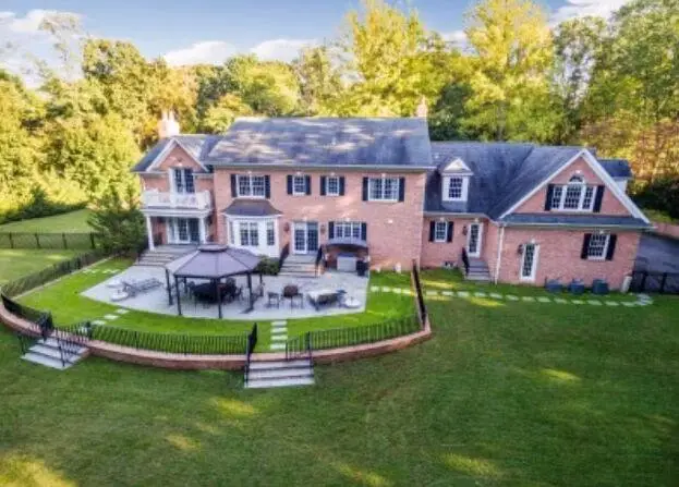 1616 Stewart Lane, Laurel Hollow, NY 11791 - Image #2