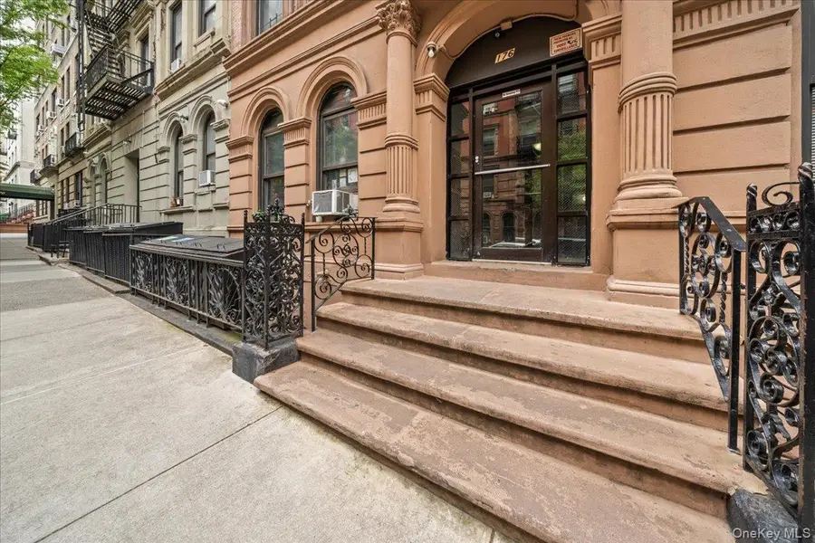 176 W 81 Street #3E, New York, NY 10024 - Image #2