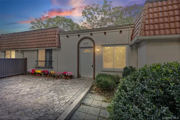 269 Brettonwoods Drive #269, Coram, NY 11727