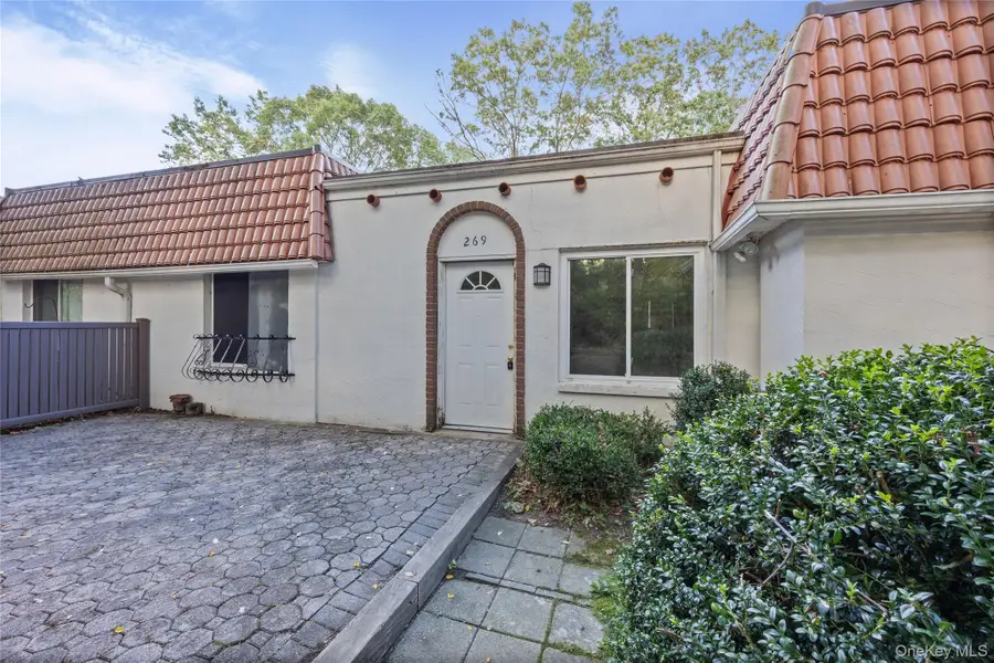 269 Brettonwoods Drive #269, Coram, NY 11727 - Image #2