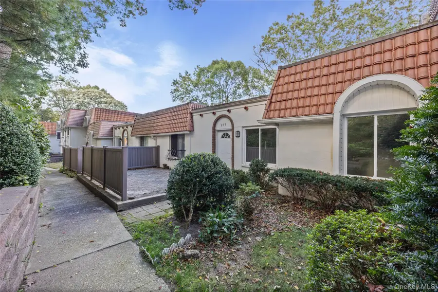 269 Brettonwoods Drive #269, Coram, NY 11727 - Image #3