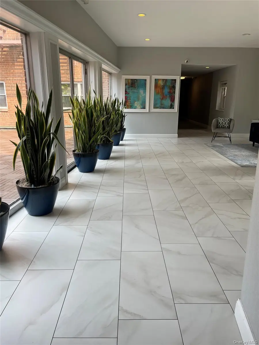 1 Wooleys Lane #2B, Great Neck, NY 11023 - Image #3