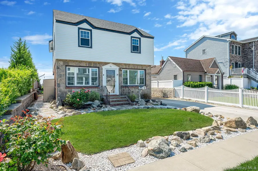 87 E Shore Drive, Babylon, NY 11702 - Image #3