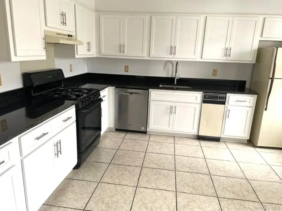 572 Lenape Court, Suffern, NY 10901 - Image #3