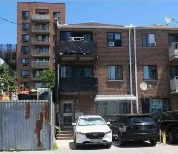 31-41 Linden Place, Flushing, NY 11354