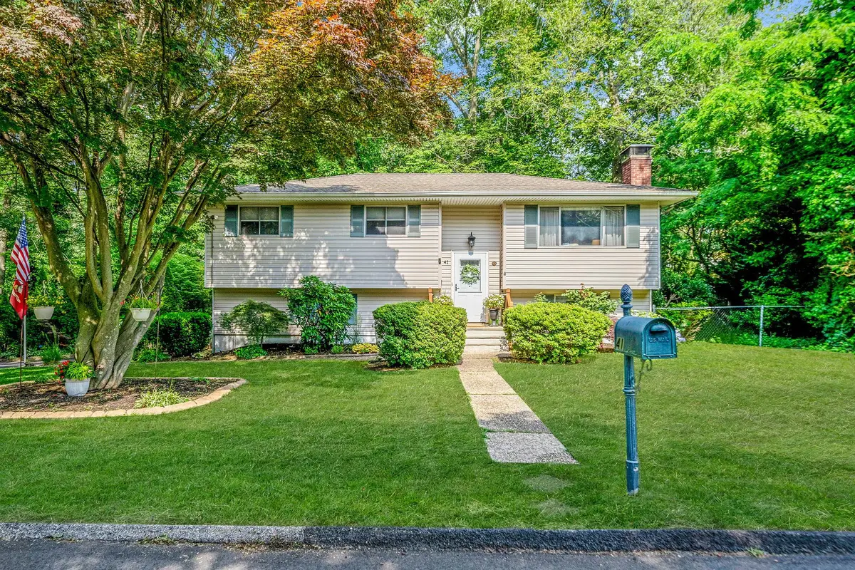 41 Great River Drive, Sound Beach, NY 11789 - Image #1