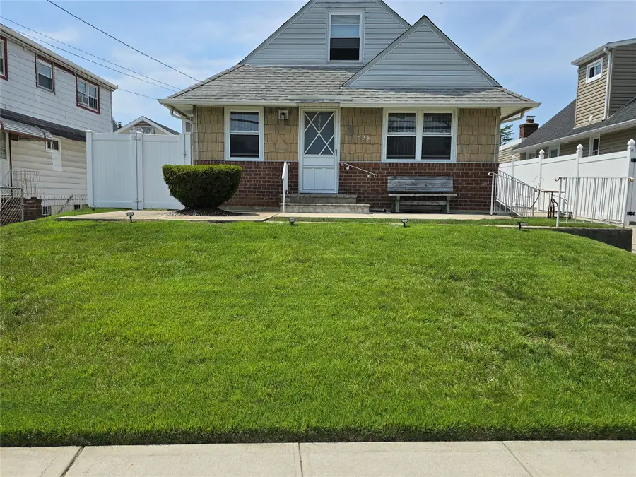 734 Dauntless Parkway, Elmont, NY 11003 - Image #2