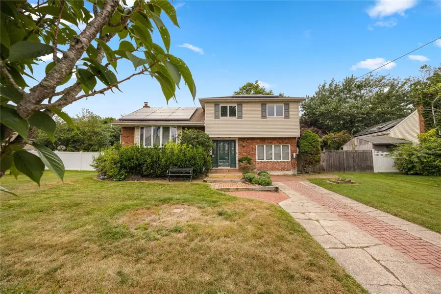 662 Interlaken Lane, North Babylon, NY 11703 - Image #2