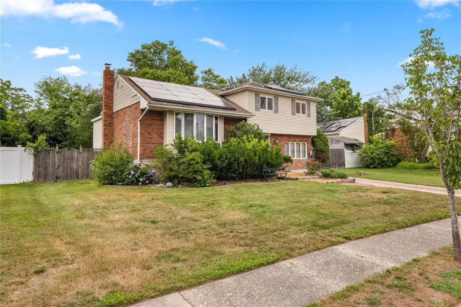 662 Interlaken Lane, North Babylon, NY 11703 - Image #3