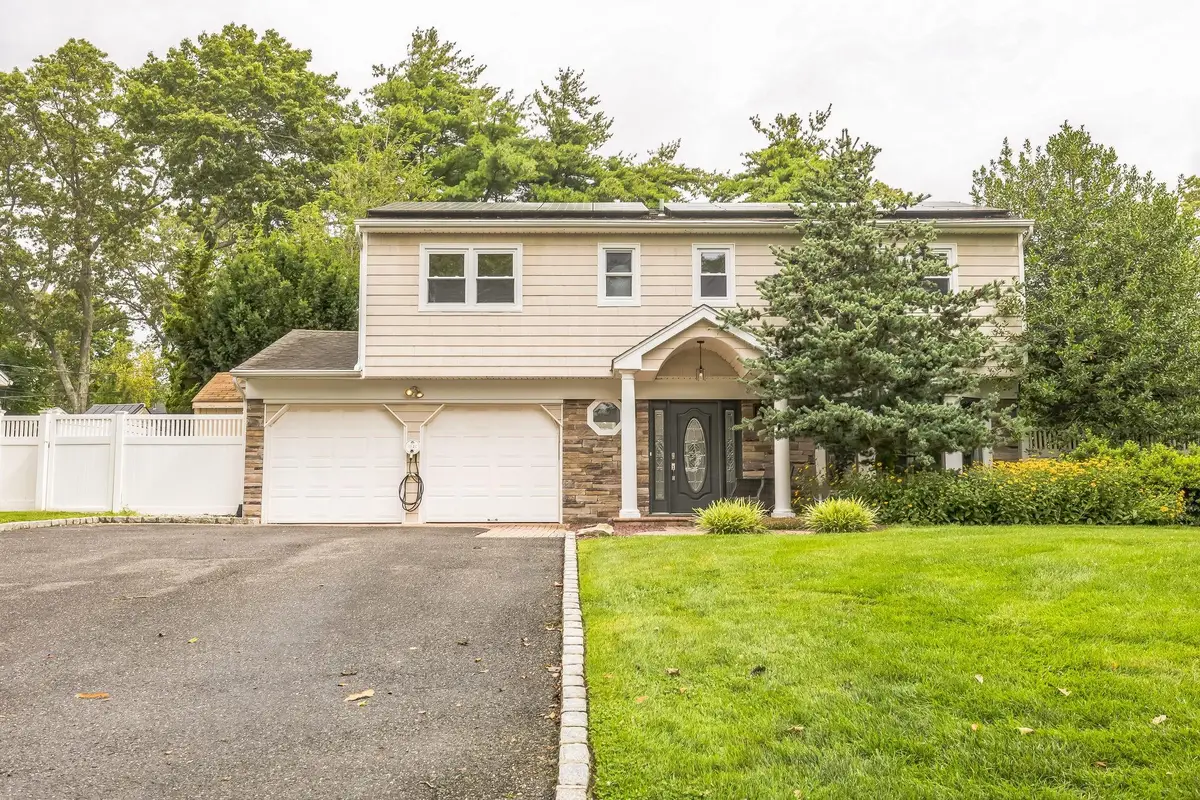 21 Tulipwood Drive, Commack, NY 11725 - Image #1
