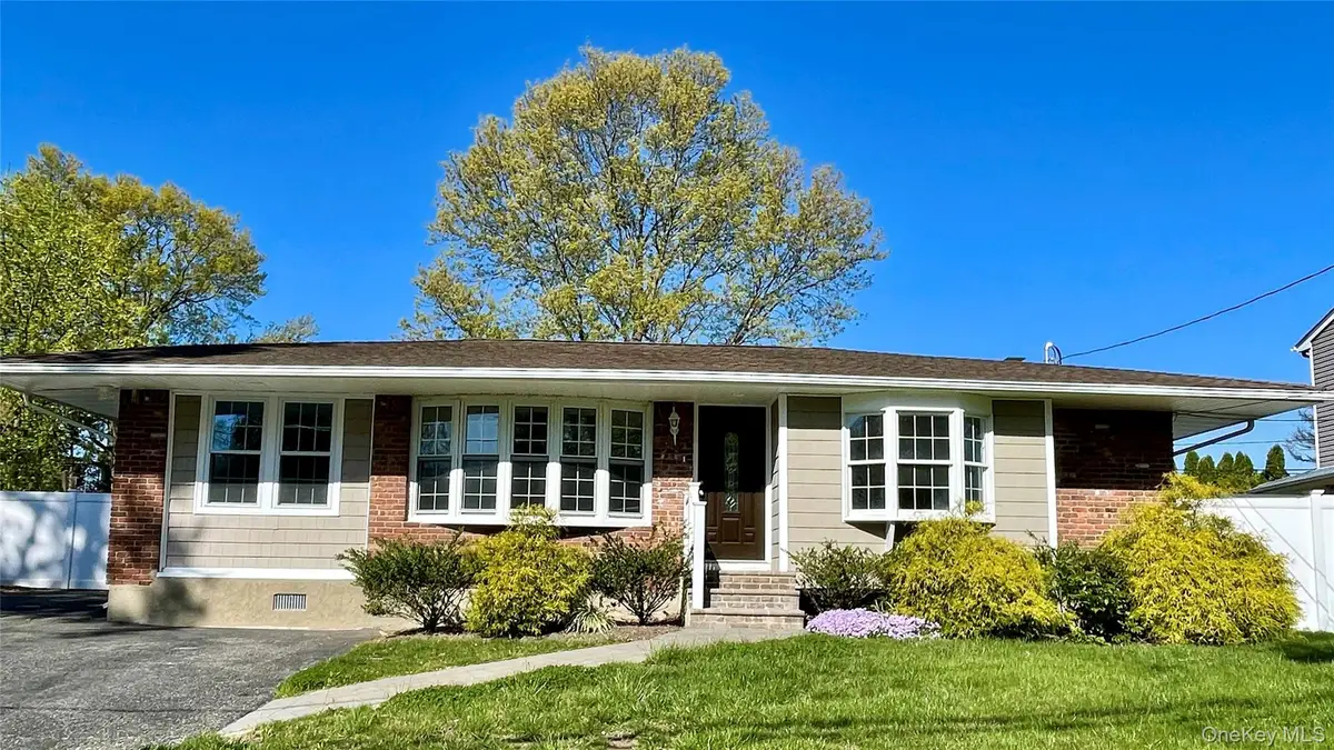 5 Fruitwood Lane, Commack, NY 11725 - #1