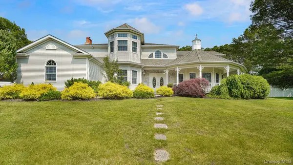 59 Lidge Drive, Farmingville, NY 11738