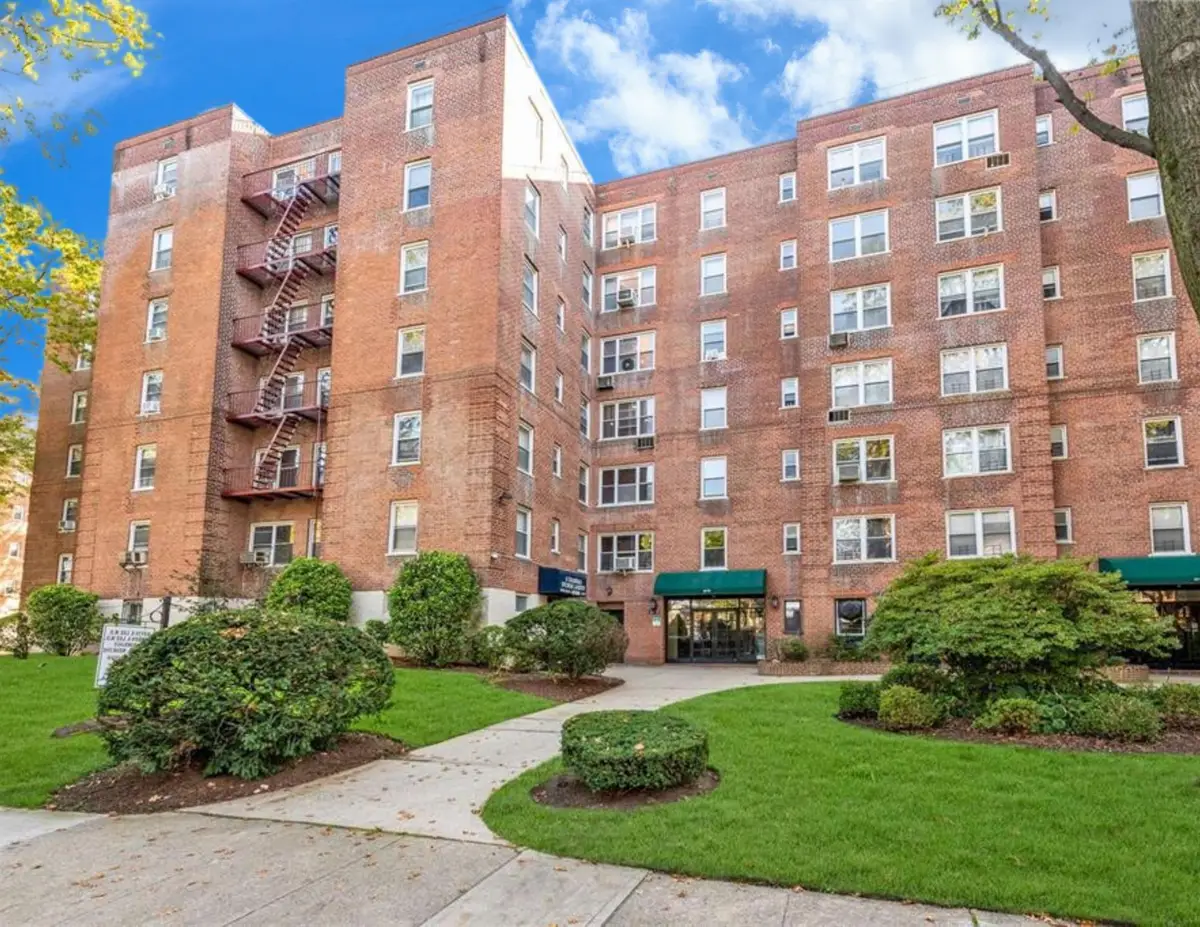 27-04 Parsons Boulevard #2G, Flushing, NY 11354 - Image #1
