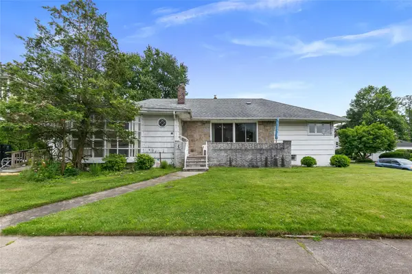 11 Webb Hill Road, Great Neck, NY 11020