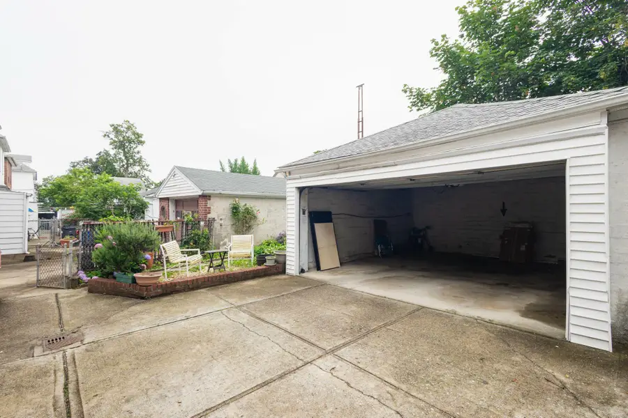 40-29 201 Street #A, B, C, Bayside, NY 11361 - Image #3