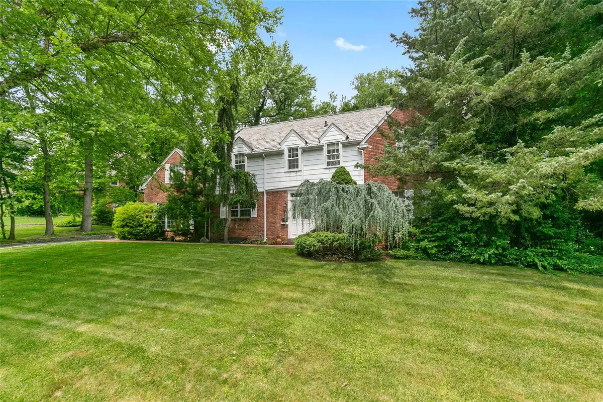 1 Ravine Road, Great Neck, NY 11023 - Image #1